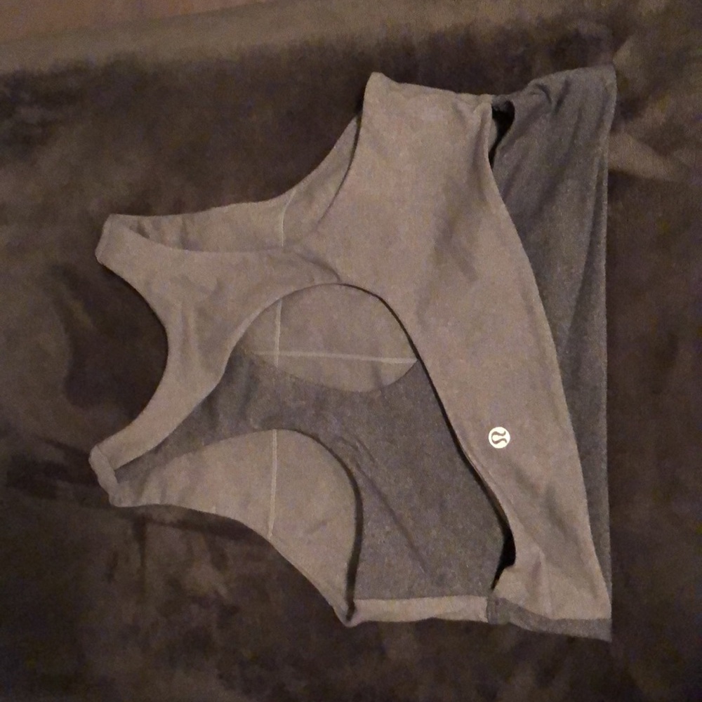 Lulu crop top/sports bra